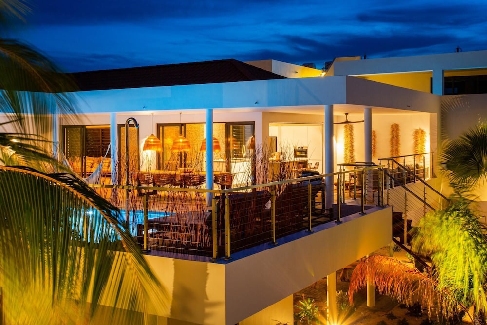 Luxurious Villa Flamingo With Private Pool
