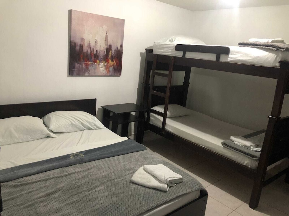 Memphis Hostal - Hostel
