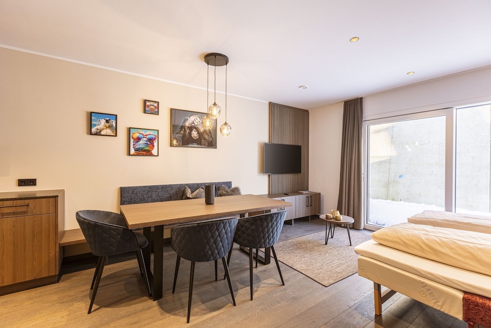 Spacious Apartment With Terrace