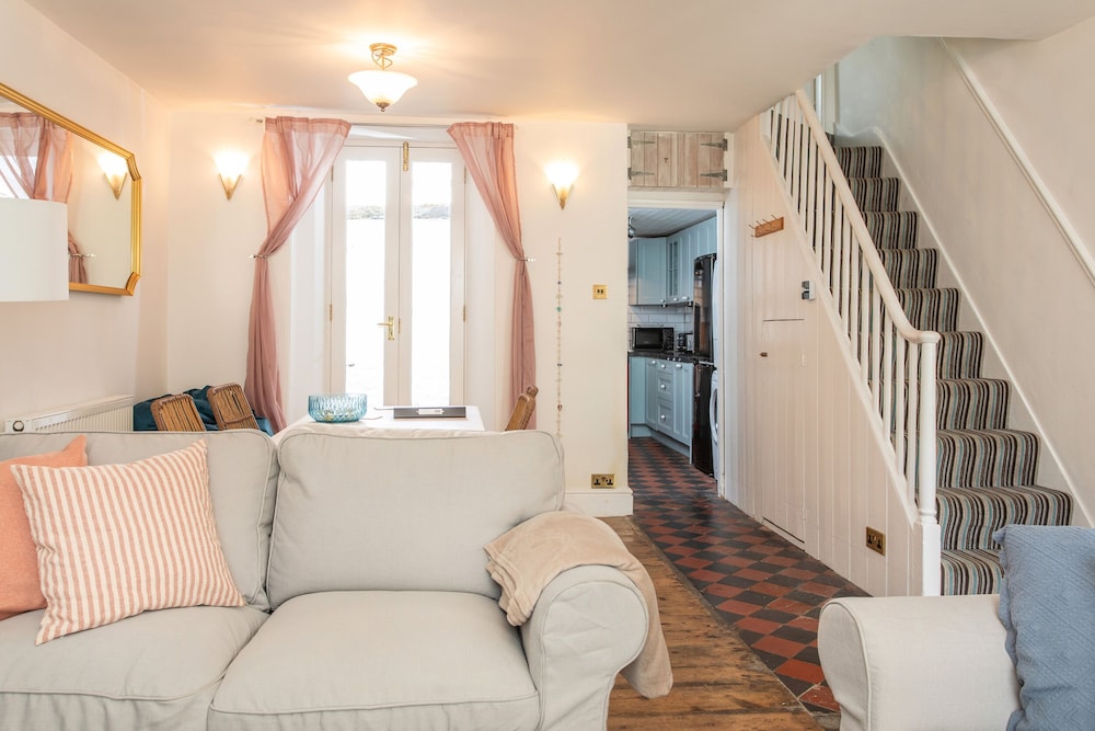 11 Belgravia Street