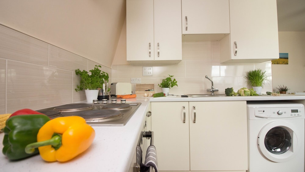 Stayzo Serviced Accommodation 16 Premier Lodge