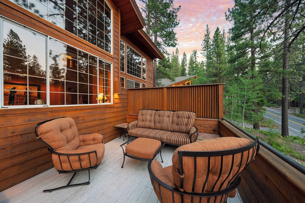 Northstar Haven Cozy-chic Retreat Near Lake Tahoe & Downtown Truckee