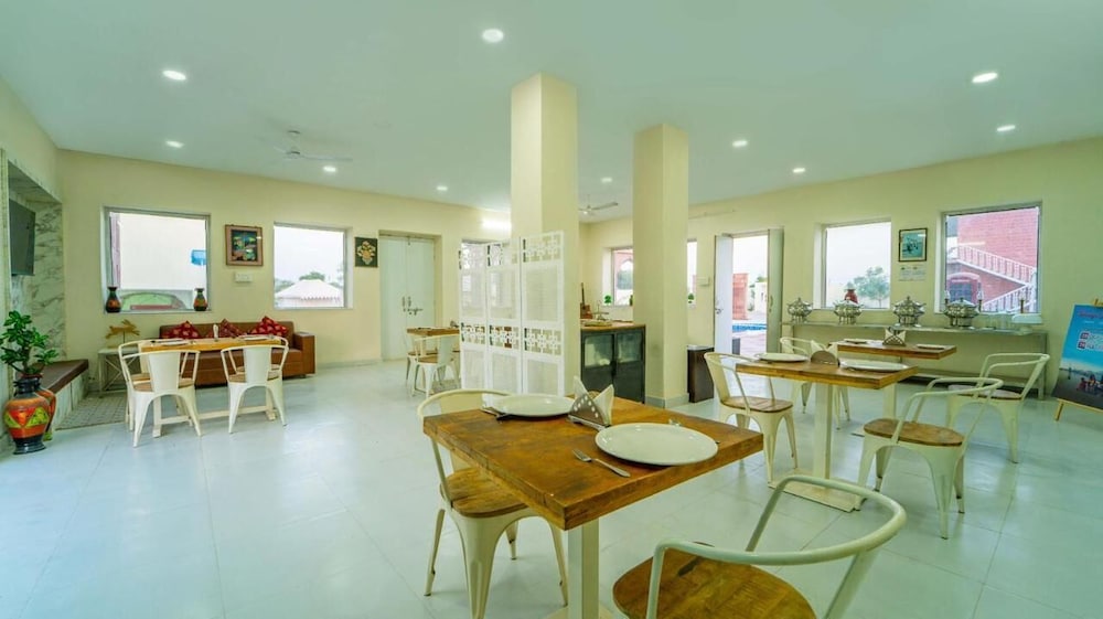 Hotel Hinduja Luxury Camp & Resort