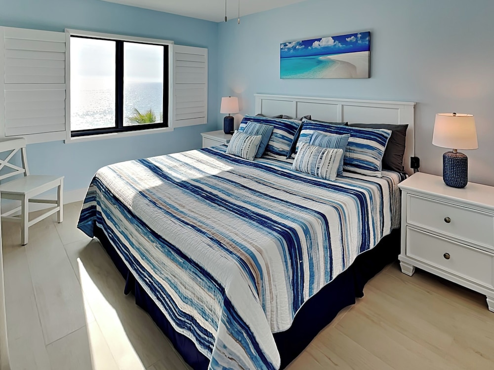 Seaside 4 by Distinctive Beach Rentals