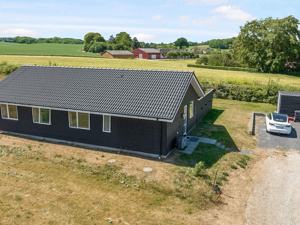 5 Star Holiday Home in Frorup