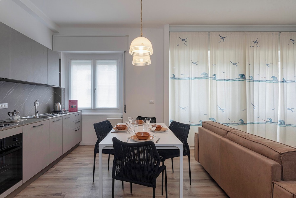Quinto Modern Flat by Wonderful Italy