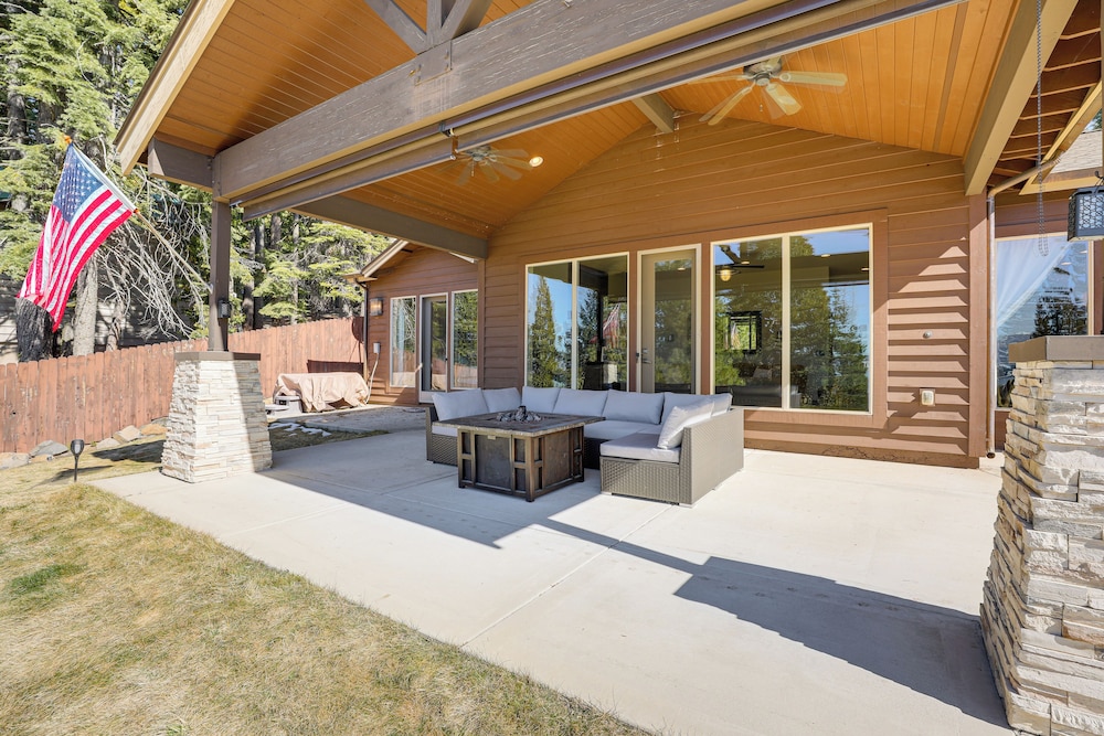 Fire Pit + Views: Serene Lake Almanor Retreat