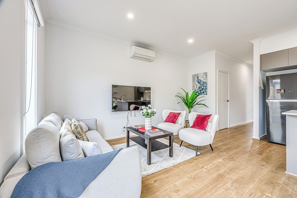 StayAU Fresh Modern 5BR Retreat Netflix in Berwick