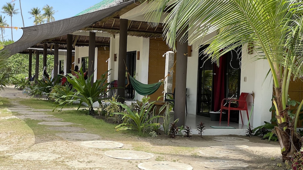 Footprints Beach Resort 11