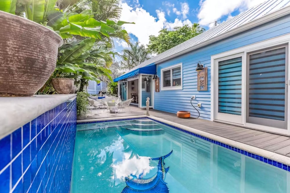 Casa Azul by Brightwild Open Concept Pool Pets view 3