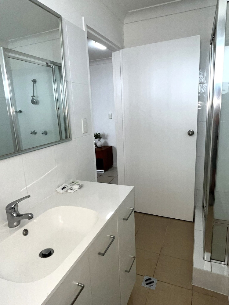 Mermaid Beach Vacations - Browns Broadbeach - Property Image 23
