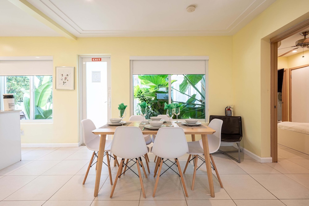 Casa Del Mar Beach Apartment Suite 1