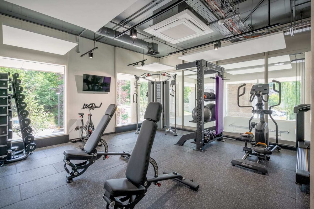 Modern Studios and Ensuite Bedrooms with Shared Kitchen at Hillfort House in Brighton