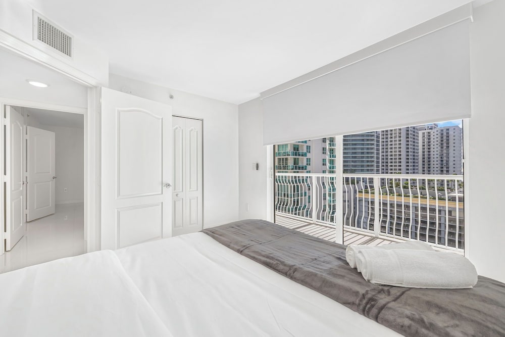 Chic Brickell Condos – Prime Location