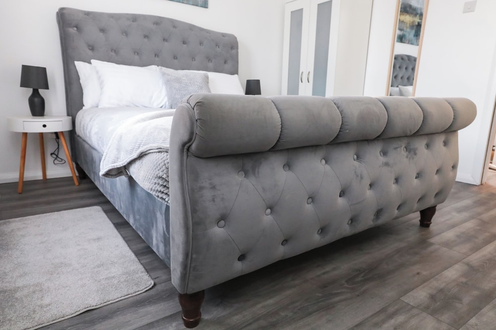 Victoria Road Apartment in Stoke
