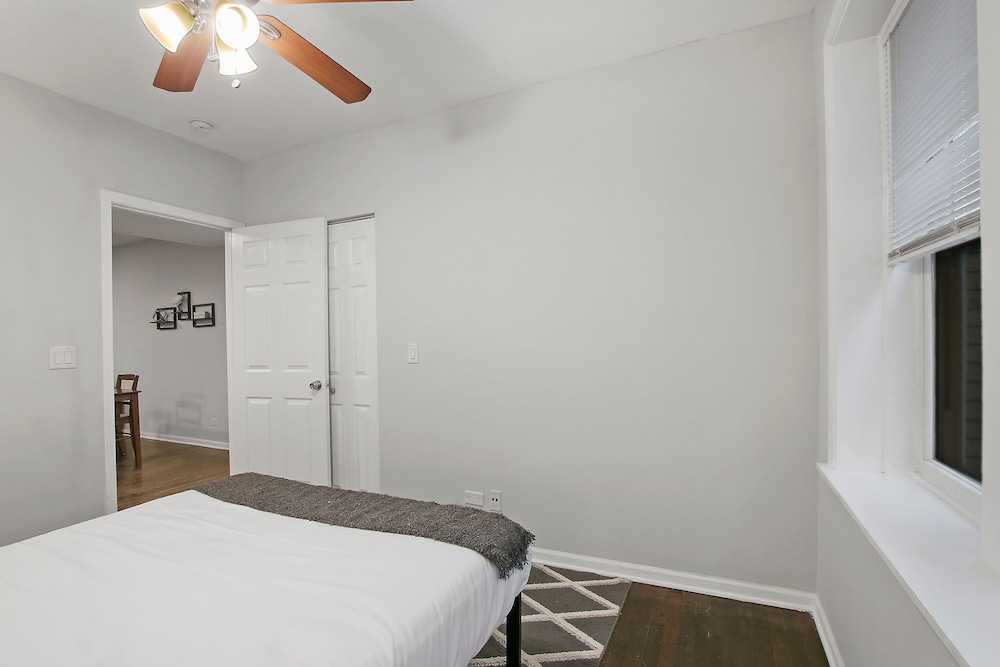 Cozy 2BR Apt - Sunnyside 2E