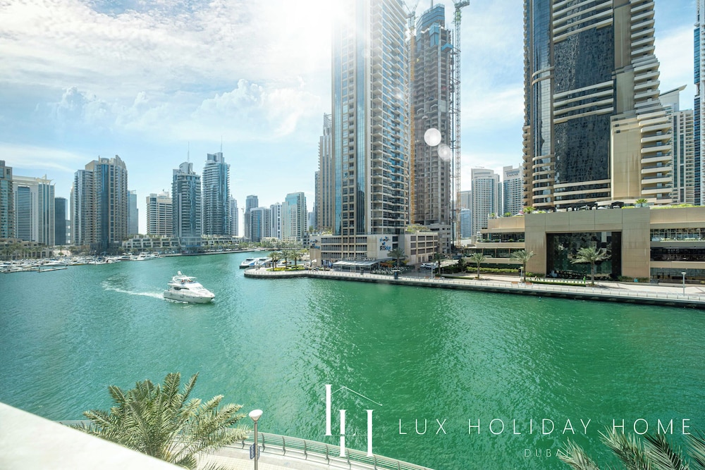LUX The Cayan Superior Suite