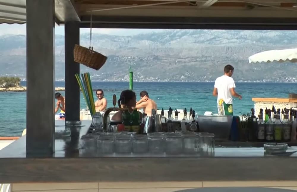 A1 - apt With Terrace, Best Location in Supetar view 4