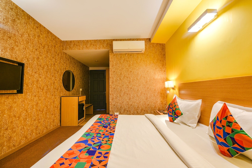 Fabhotel Old Maple Leaf