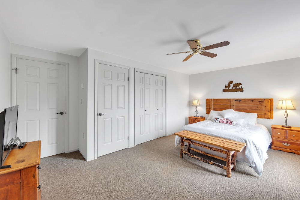Moxham 58h - Adirondack Retreat Mountain Views 3 Bedroom Townhouse by The Summit at Gore Mountain