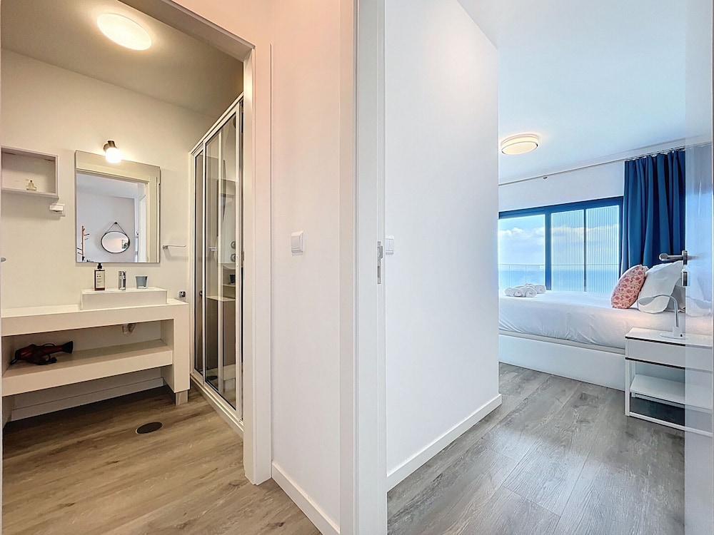 Cliff Ocean Apartment by Atlantic Holiday