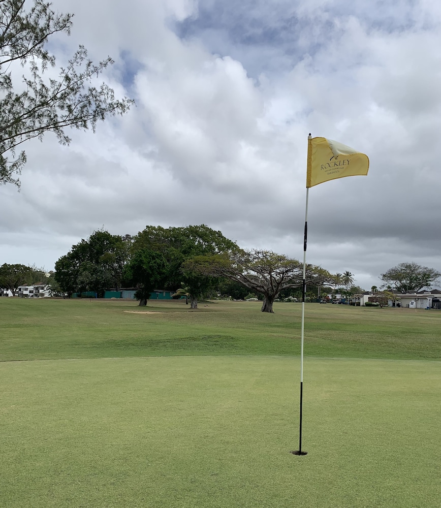 Moonshine 316 Rockley Golf Club