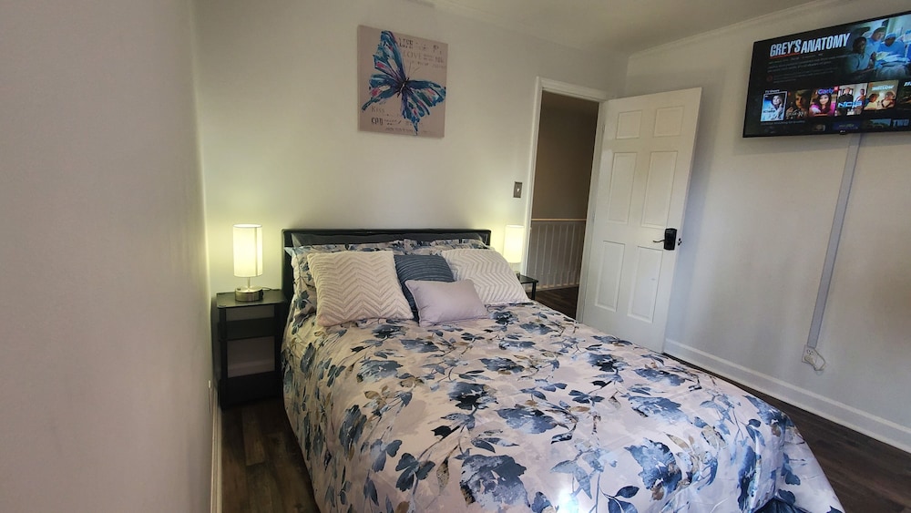 King beds Hot Tub Arcade Luxury Showers