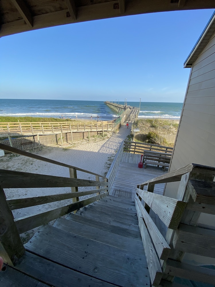 Seaview Pier and Motel