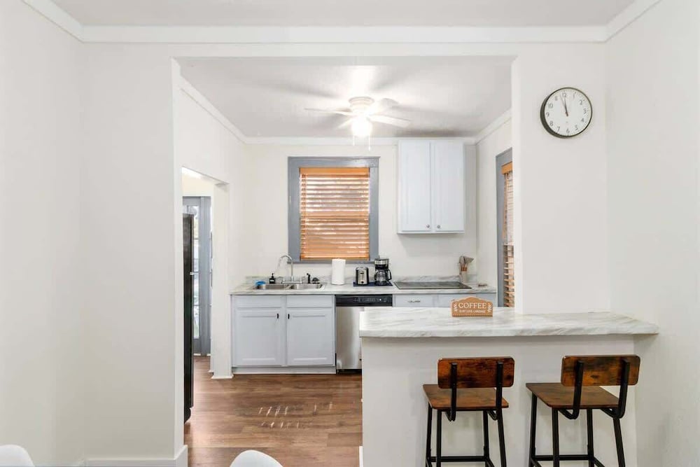 Charming 1-bedroom Home in Lakeland!