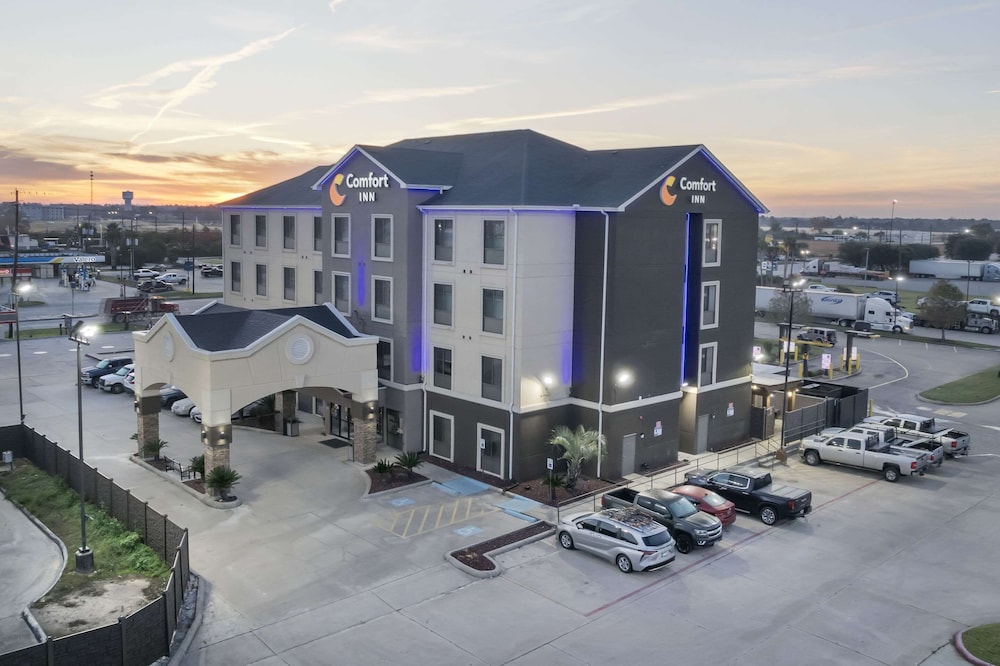 Comfort Inn Orange I-10 view 3