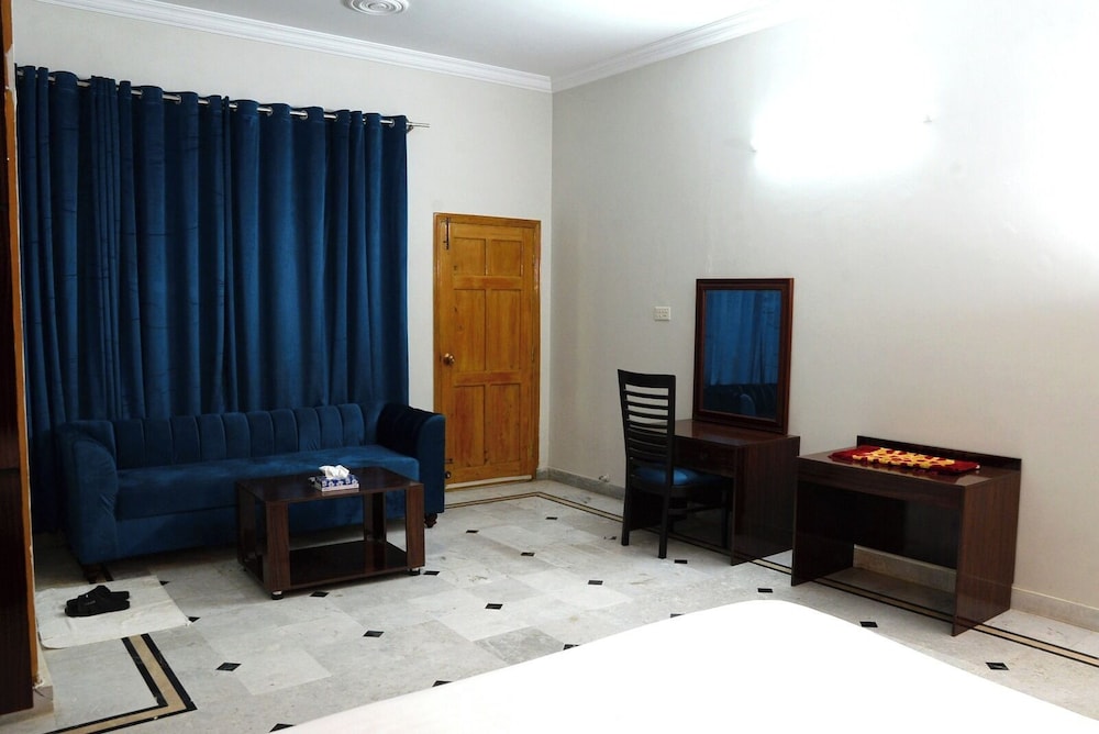Photo 9