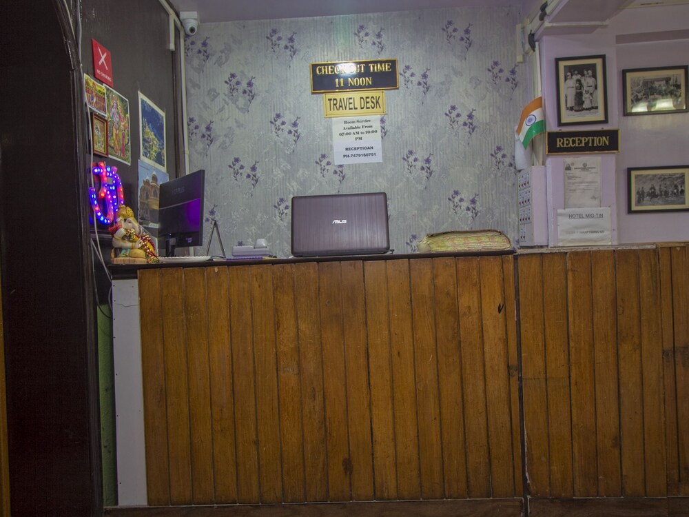 Lobby & Reception