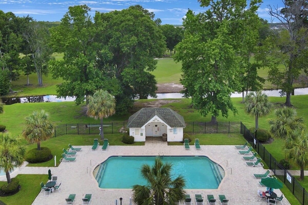 River Oaks 30h 2 Bedroom Condo