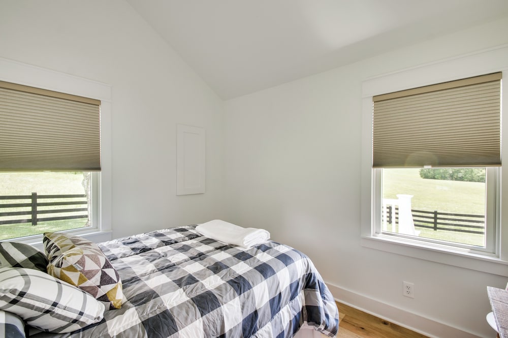 Modern Altavista Farmhouse w/ Countryside Views view 2