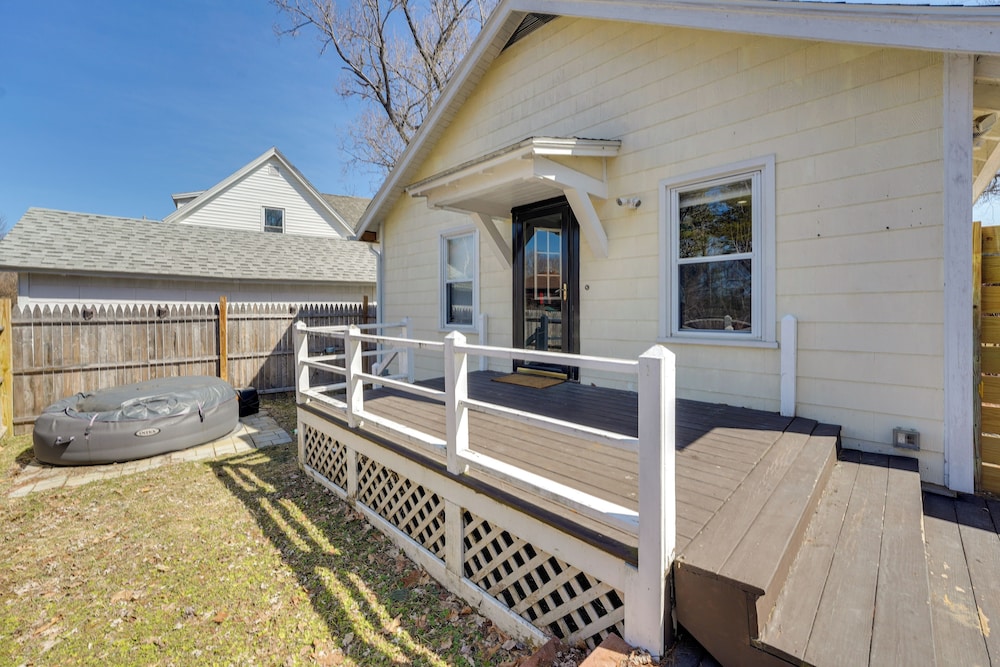 2 Mi to Colby College: Peaceful Home in Waterville