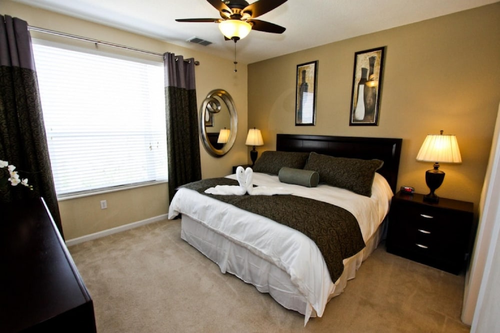 4845 Vista Cay