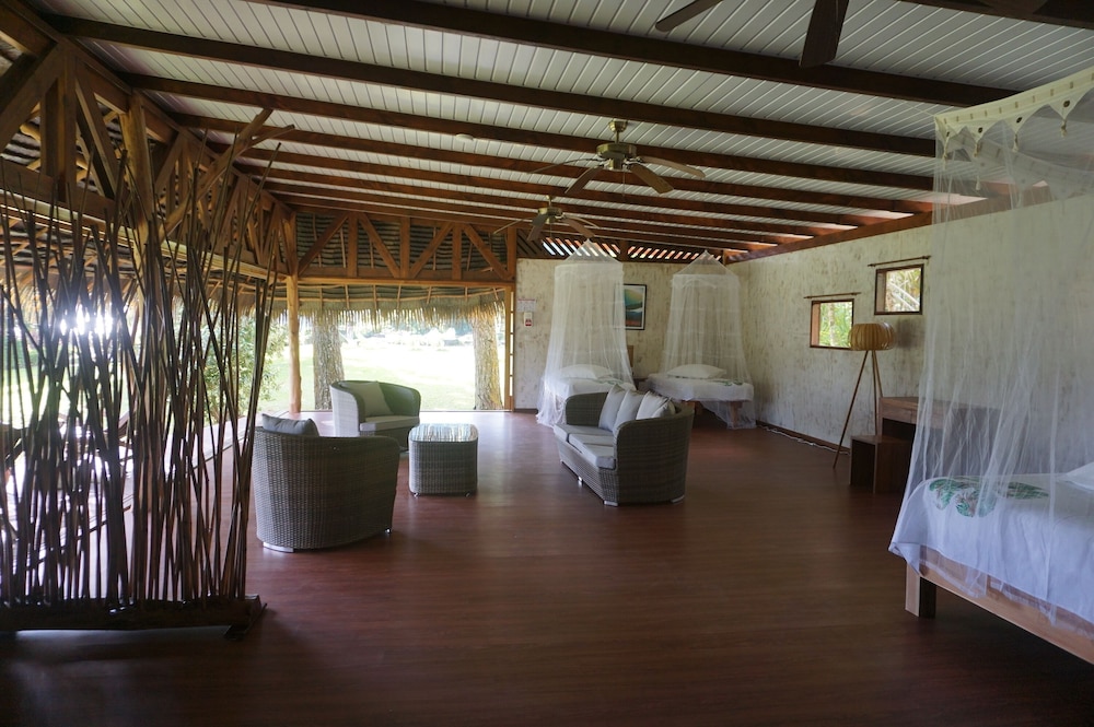 Vanira Lodge