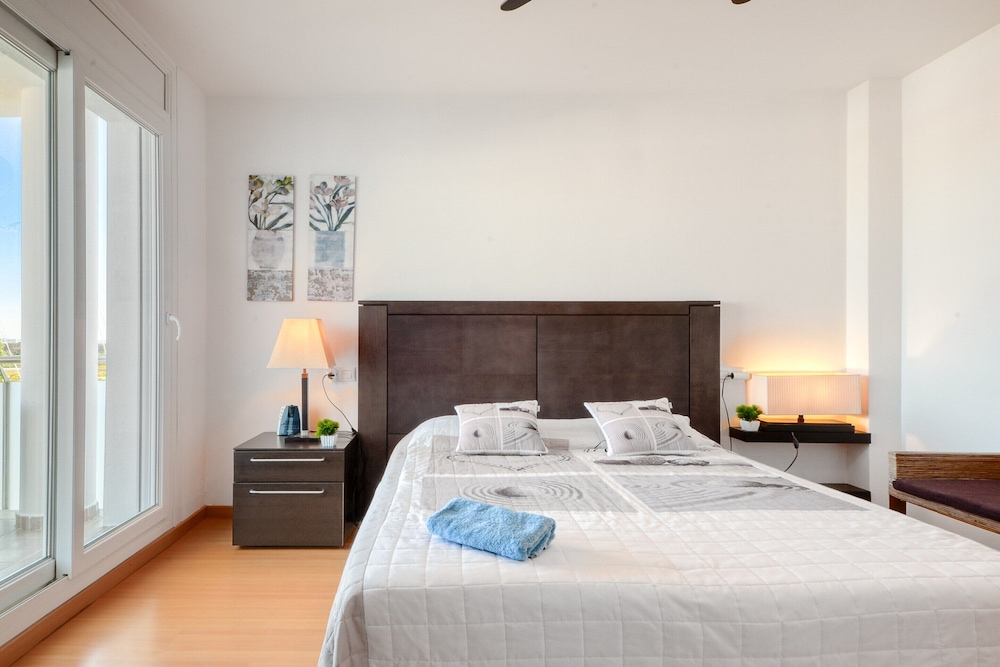 Apartment in Roses Near Santa Margarita Beach
