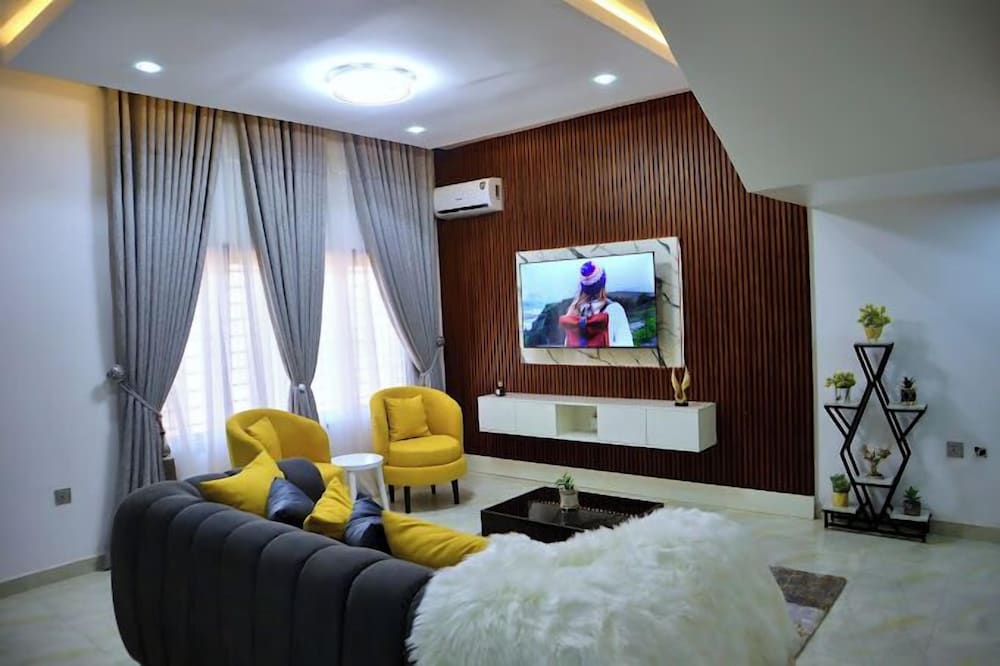 Lush Meadows Apartments