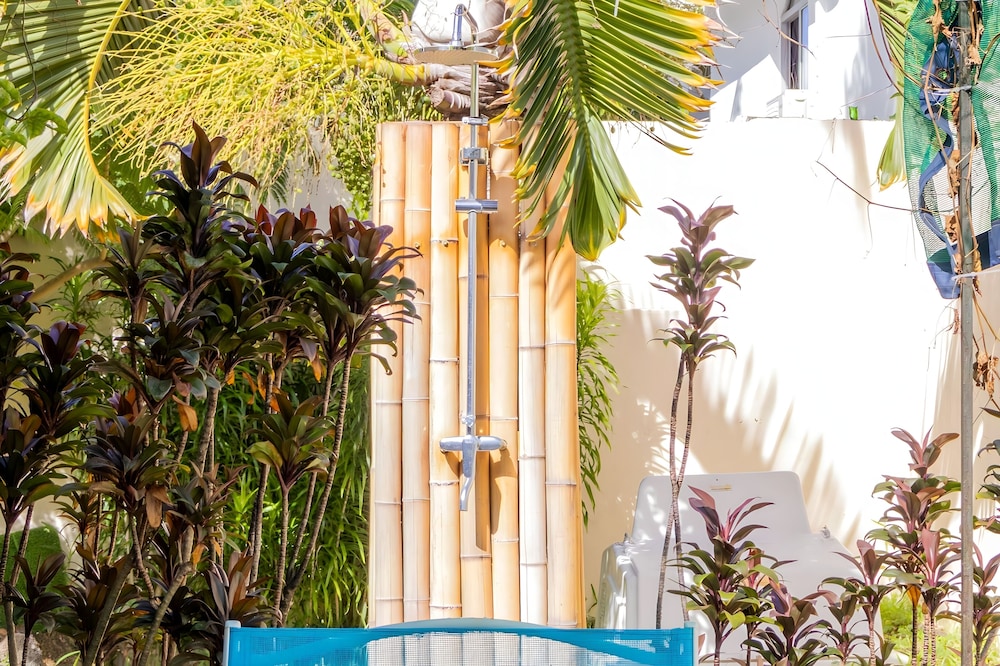 Laurels Villas