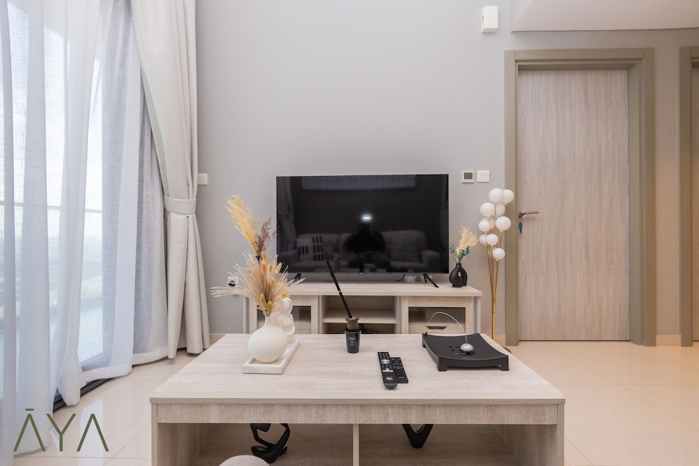 Aya - Aqua Canal/ One-Bedroom Retreat at ZADA Tower