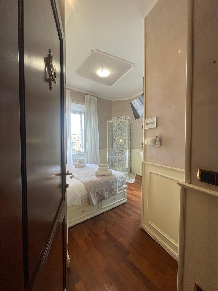 Dama Opera Elegantia Rooms