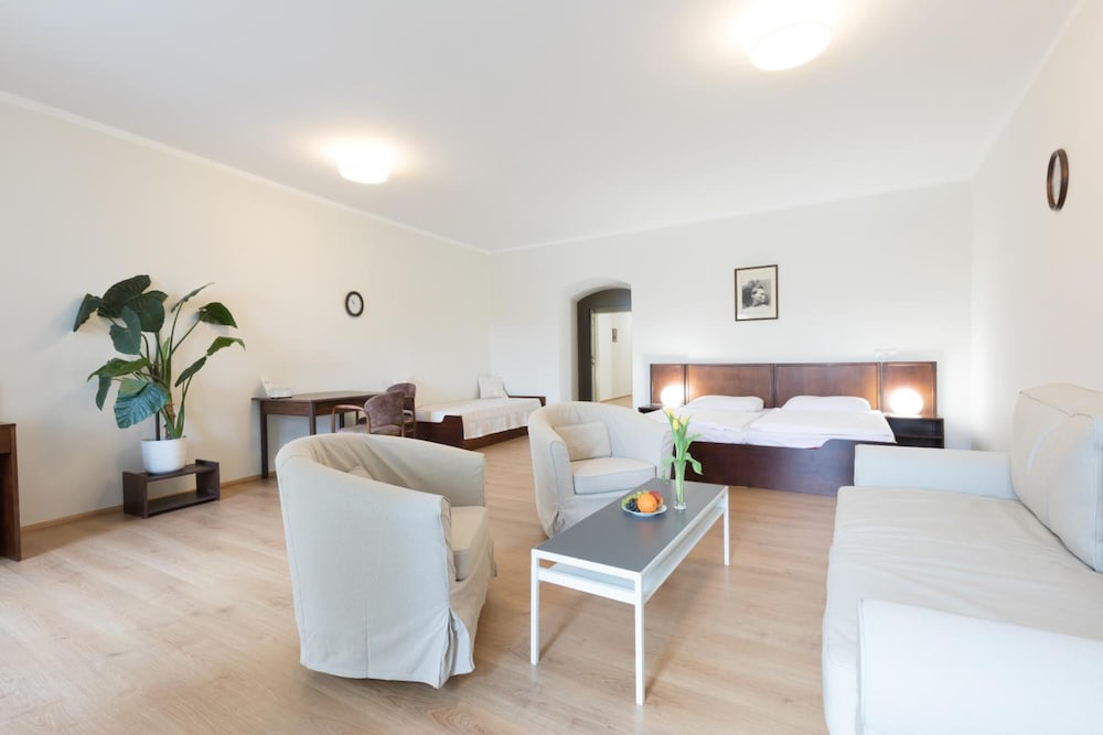 Hotel Celerin Telč - Image 1