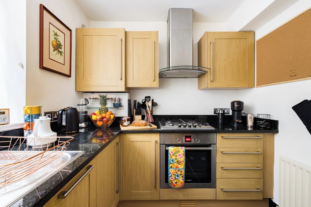 Mayfair 9-bed Townhouse - Sleeps 16, Patio & Ac