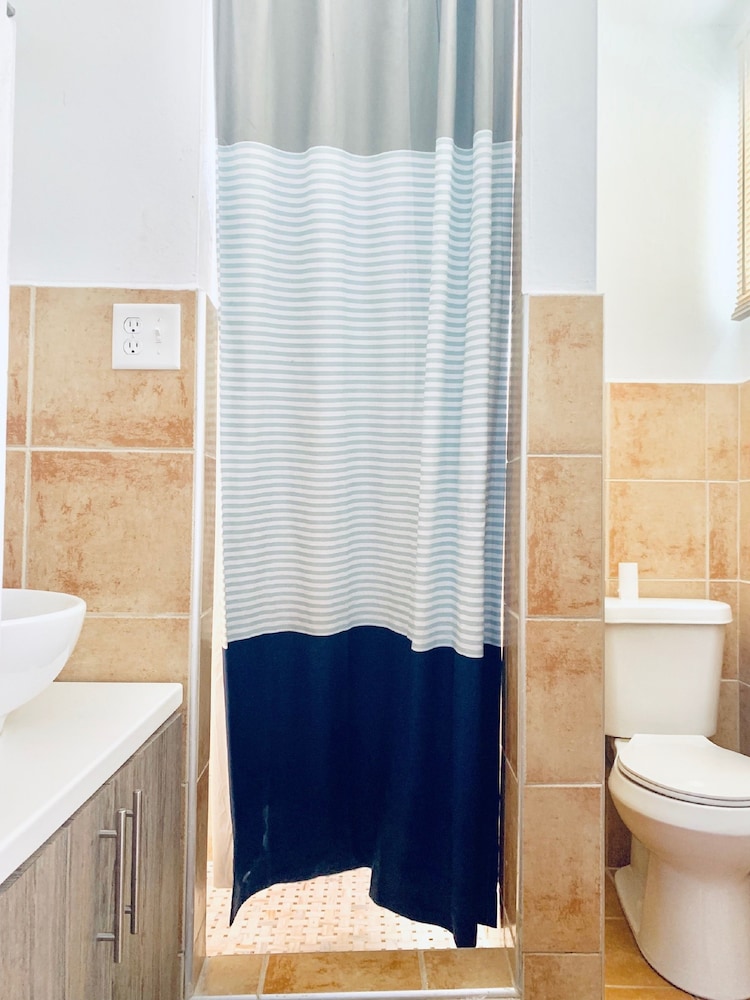 Discovery Inn Suites at 681 Ocean Drive