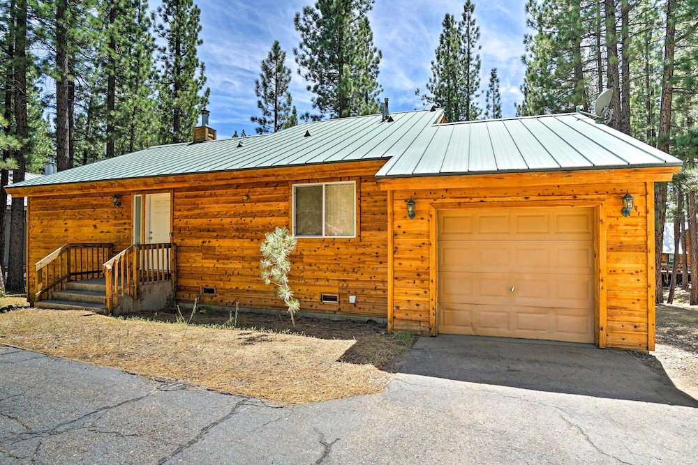 Lake Tahoe Vacations - South Lake Tahoe Home w/ Deck: 4 Mi to Heavenly! - Property Image 3