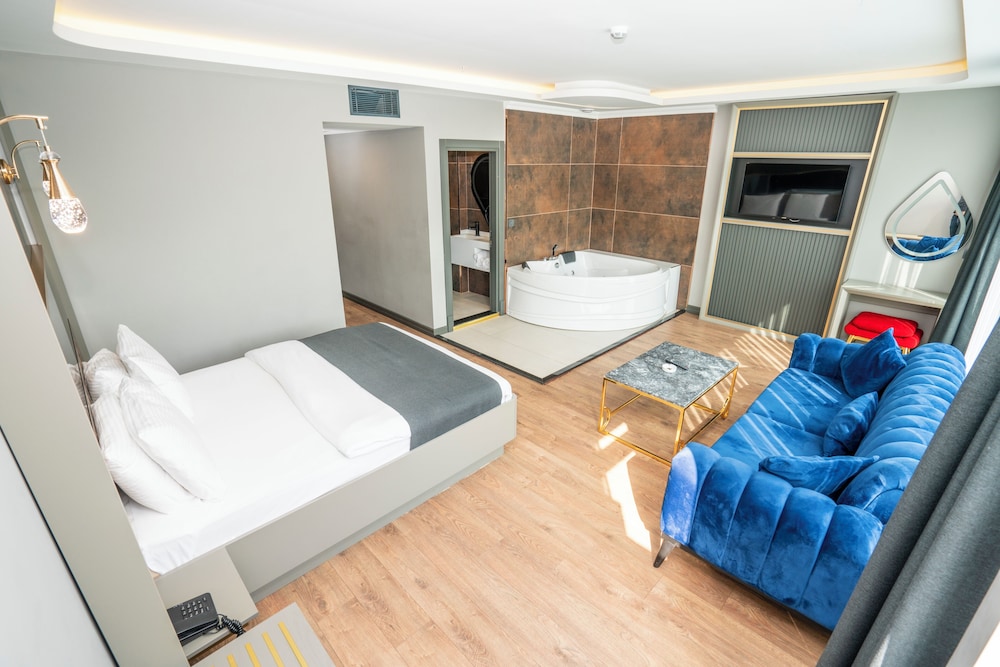 216 Ruby Süit - Image 10