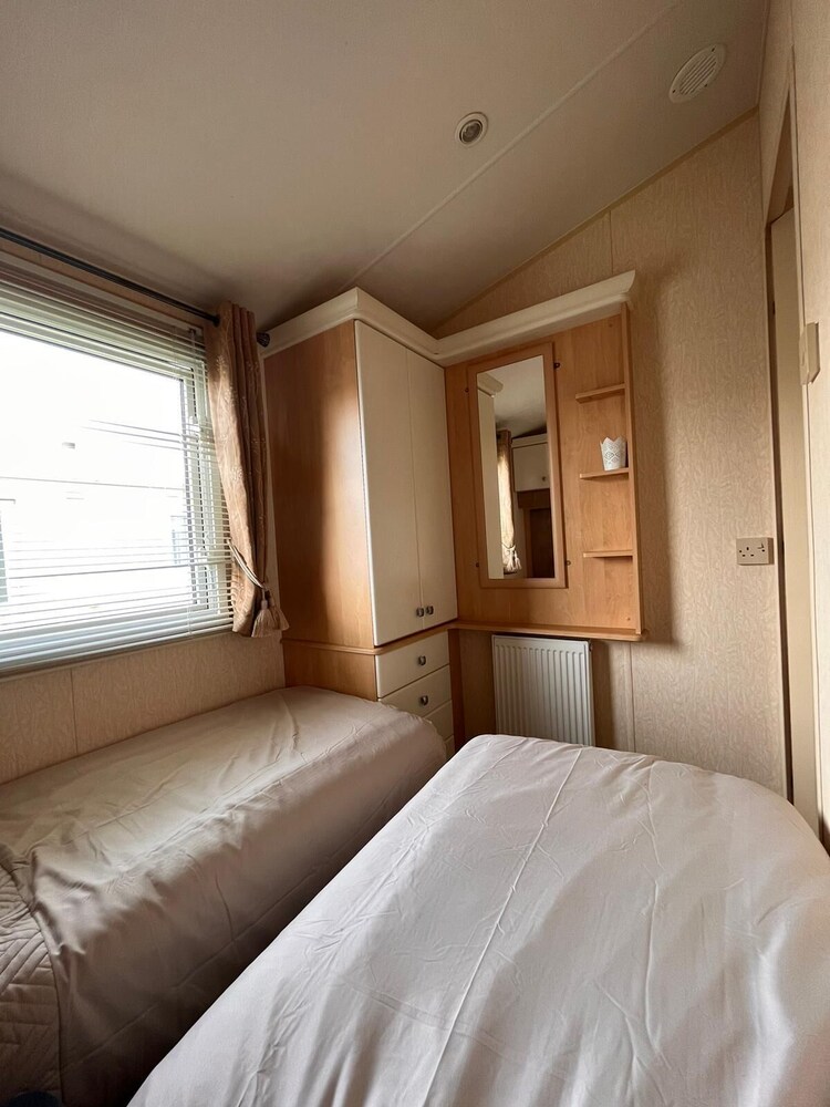 Stunning 2-bed Caravan in Skegness view 2