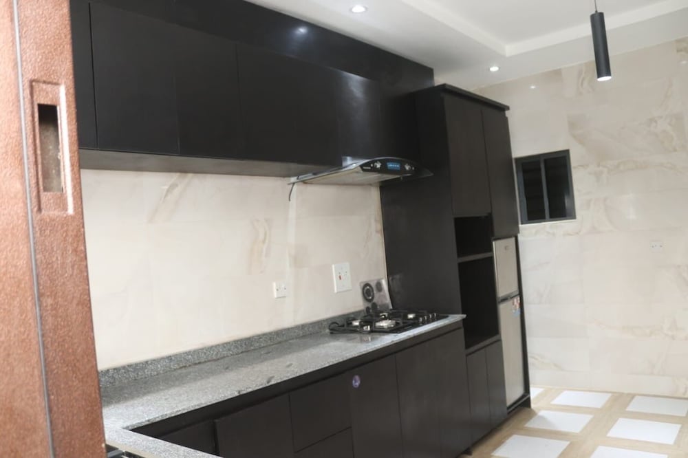 CREMYARK HOME APARTMENTS
