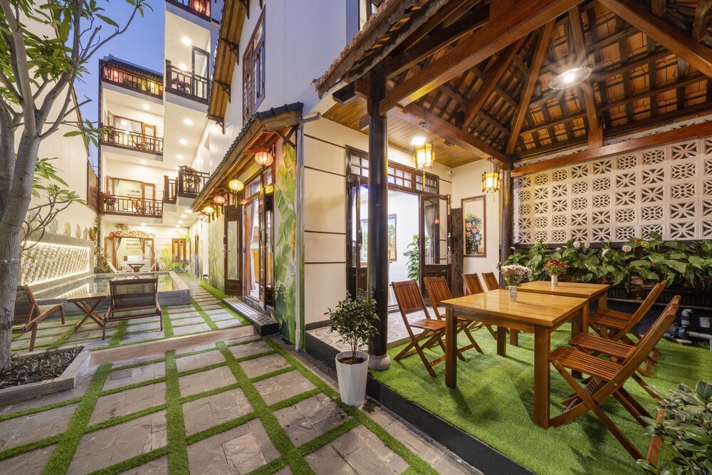 Blue Whale Homestay